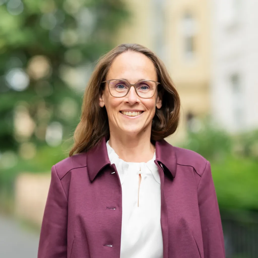 Portrait von Dr. Christine Kaufmann, Notarin im Kölner Agnesviertel